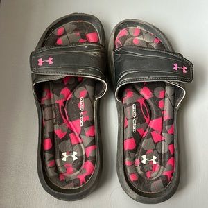 Under Armour women’s slides size 8